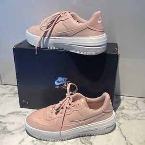 NIB/Nike Air Force 1 - Soft Pink Women’s low tops in size 10. Leather